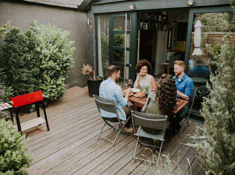 6 Benefits of Adding an Outdoor Patio to Your Home